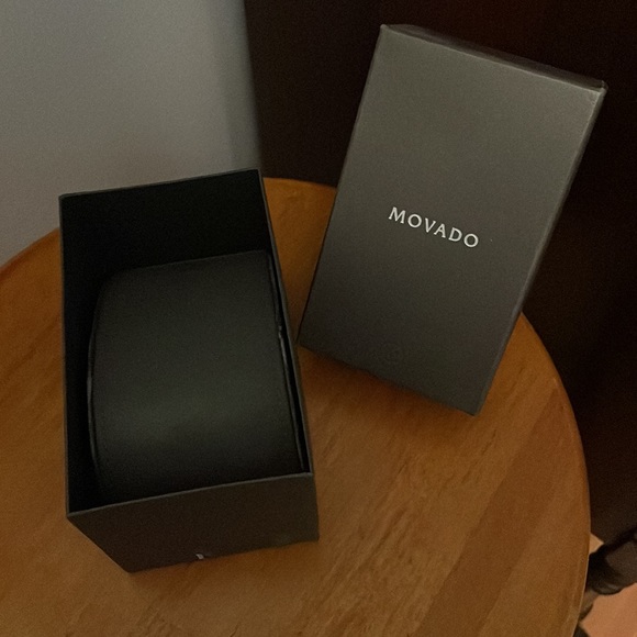 Movado Ladies Watch Classic Museum Style - Picture 3 of 6